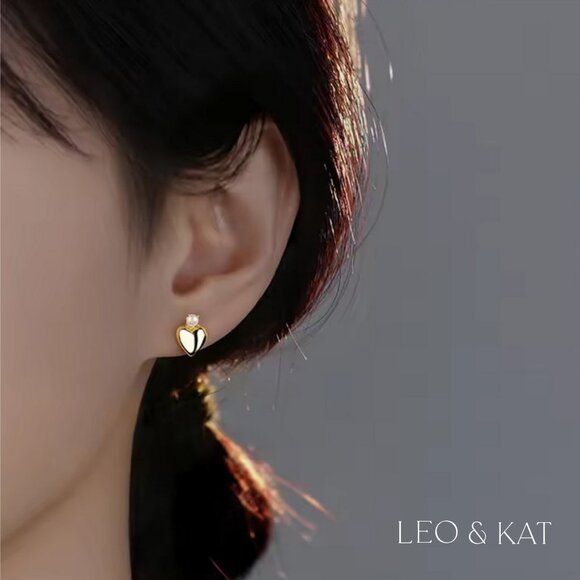 Mother of Pearl Heart Stud Earrings in gold & Silver. 925 Sterling Silver. $1039 - Picture 6 of 6